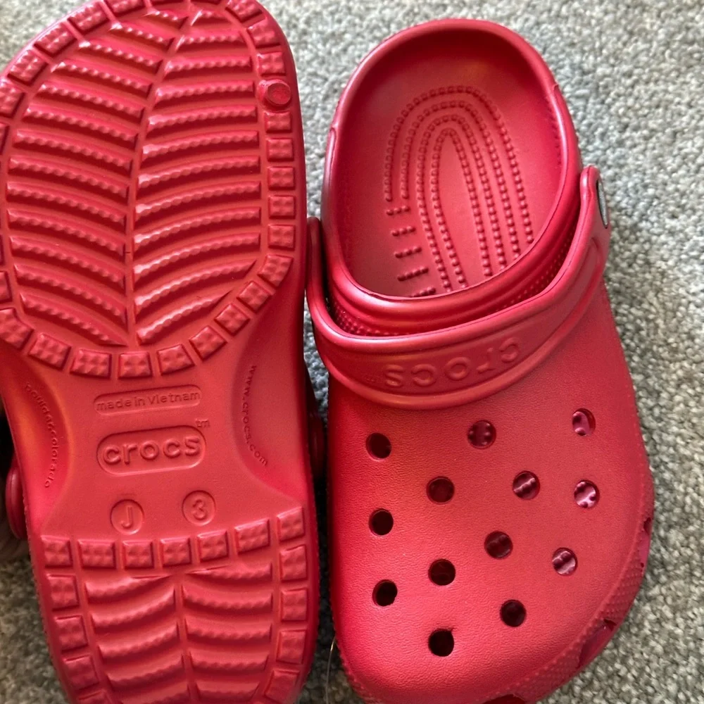 Red crocs - Picture 2 of 2